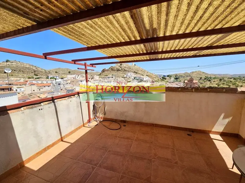 Chalet en Venta Lubrin Almeria con Terraza y Vistas a la Montana