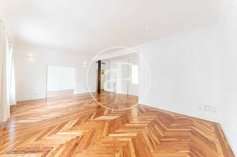 Apartamento Reformado en Almagro Madrid 4 Dormitorios 2 Baños