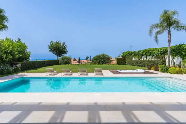 5 Bed Villa for sale