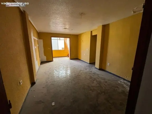 Piso 3 Dormitorios Para Reformar en Calle Mercado
