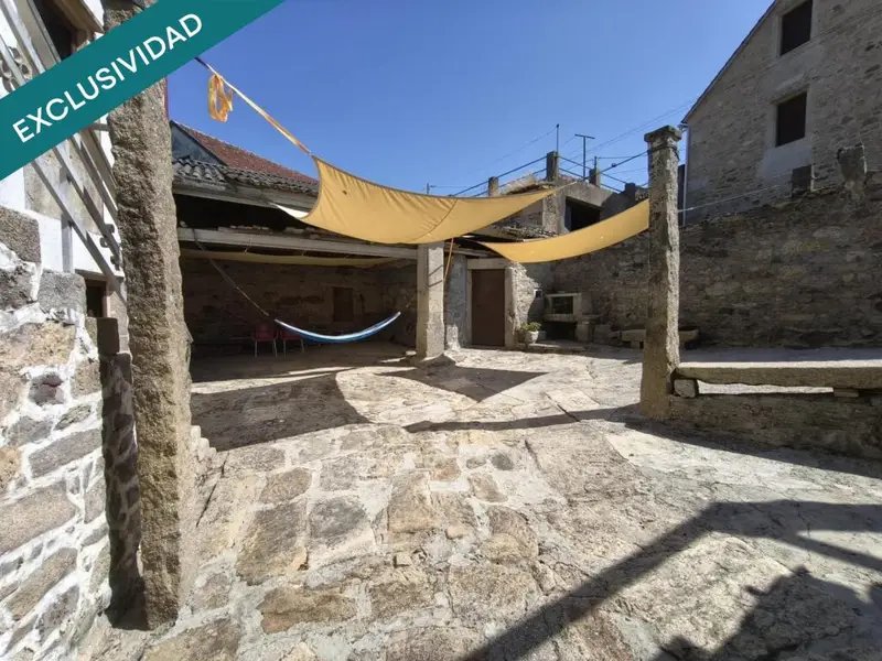 Venta de casa con terraza en Queiruga (Porto do Son)