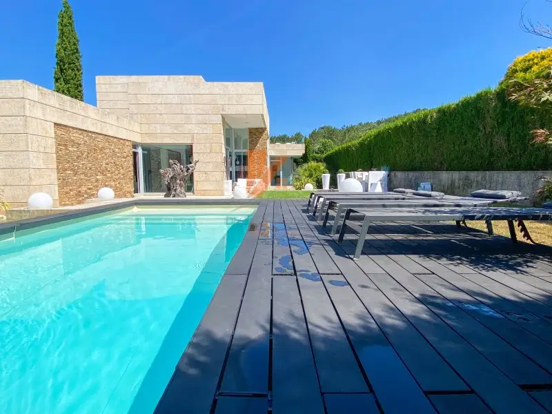 Venta de casa con piscina en Bugallido (Ames), Bugallido