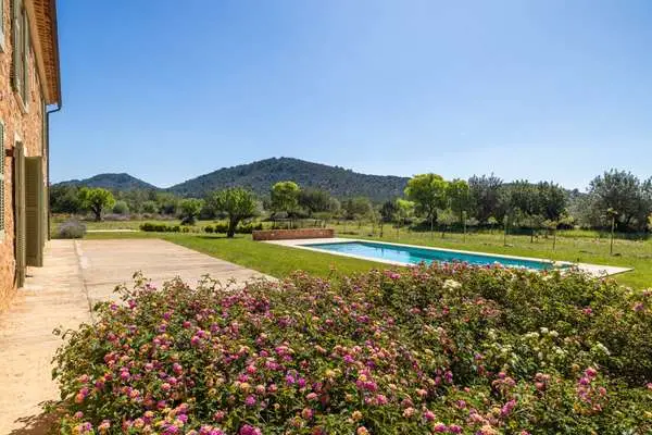 Finca con Vistas a la Montaña en Alaró Mallorca