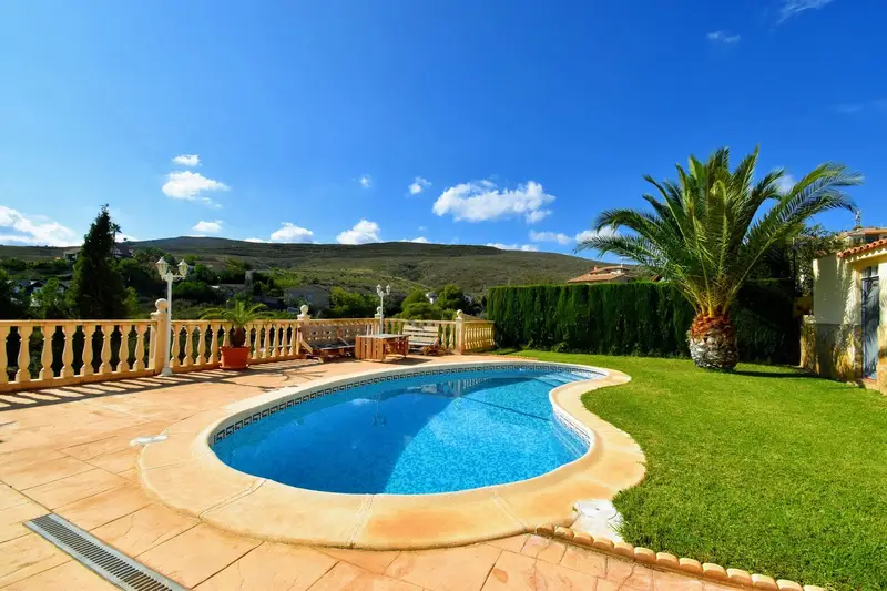 Chalet en Venta en Turís Valencia con Piscina y Alojamiento Independiente