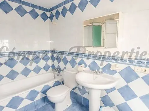 Casa-Villa de 3 Dormitorios en venta Competa, España
