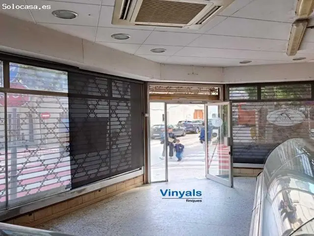 Local Comercial 100m2 Esquinero con Mucha Luz Natural