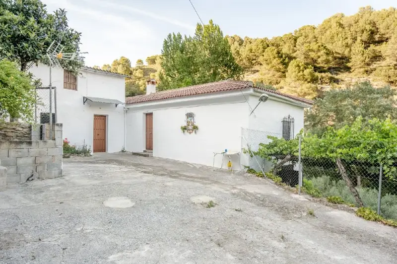 Venta Cortijo con Chimenea Montefrío