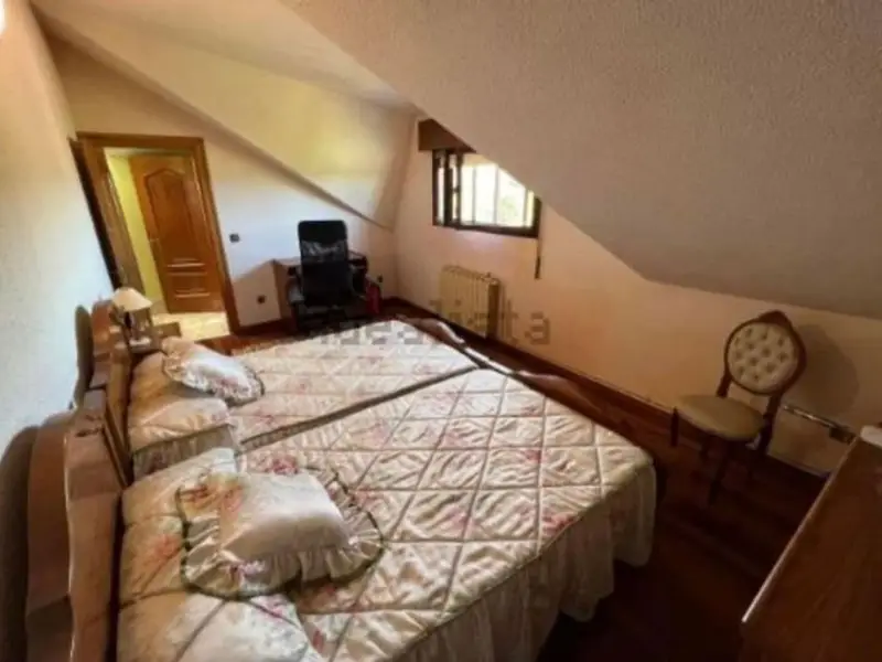Chalet en Venta en Luanco Asturias 5 habitaciones 3 baños