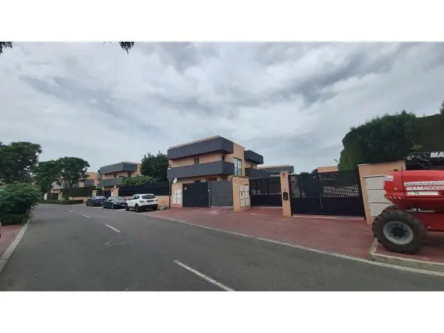 Chalet independiente en Bétera con inquilino hasta 2030
