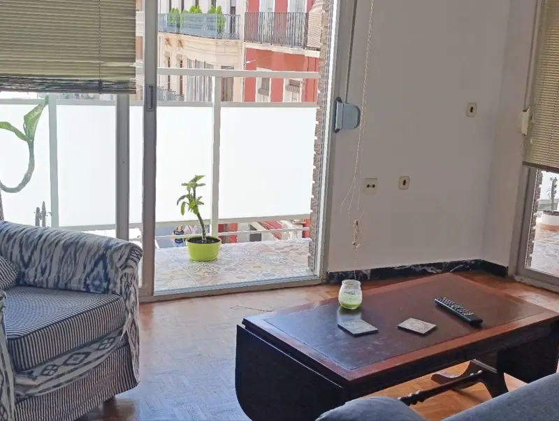 Venta piso con terraza Casco Antiguo Alicante centro 4 habitaciones