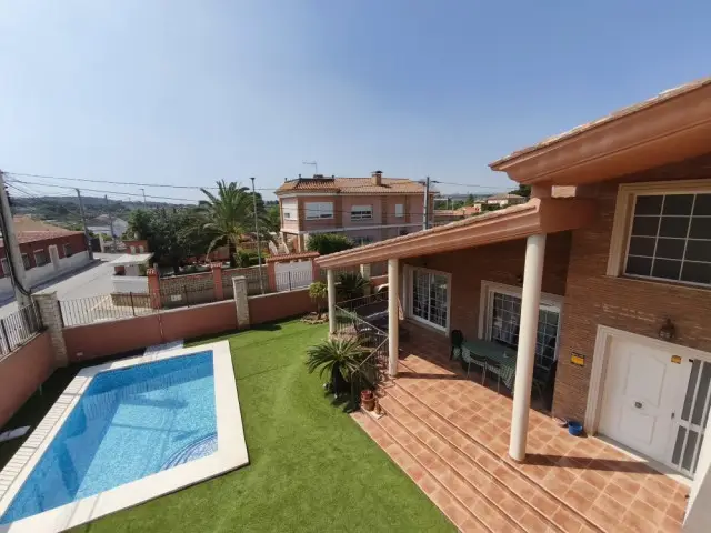 Casa Villa 4 Dormitorios Alquiler Torrente Espa	1a