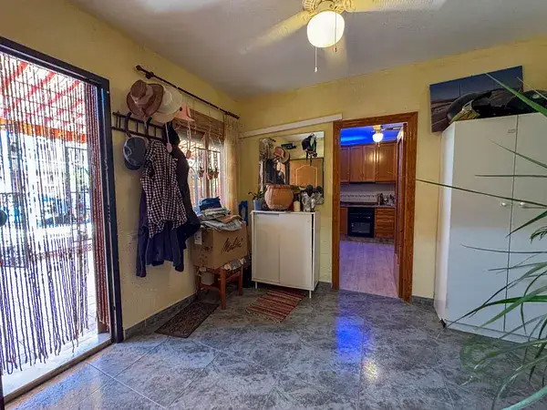 Villa Rústica con Piscina y Jardín en Orihuela