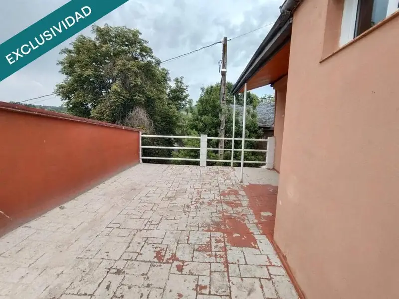 Chalet en Venta en Arganza Leon 4 Habitaciones Jardin Piscina