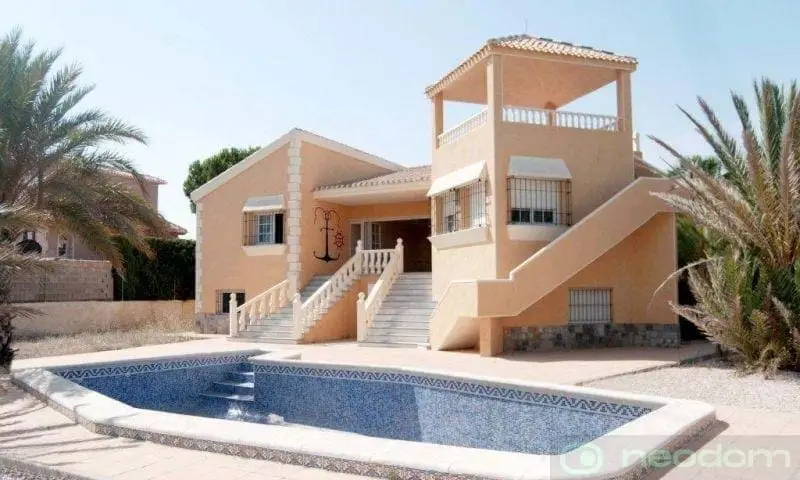 Chalet en venta en La Manga del Mar Menor, Murcia