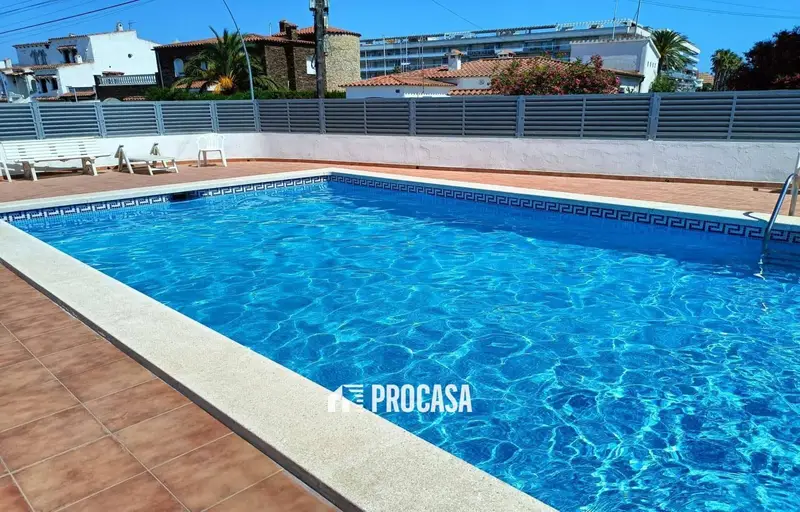Chalet en Venta Santa Margarita Roses Girona 70m2 con Piscina
