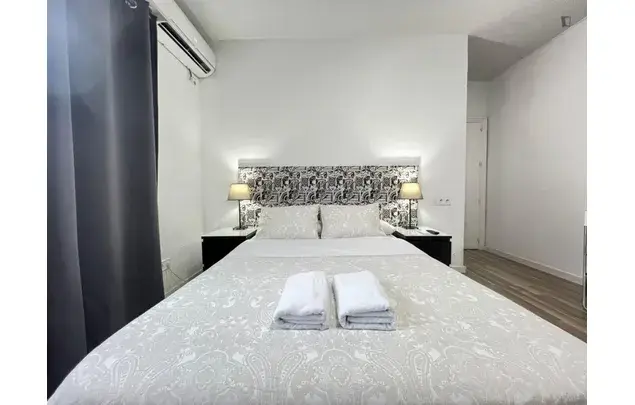 Estudio Moderno en Madrid 3-24 Meses