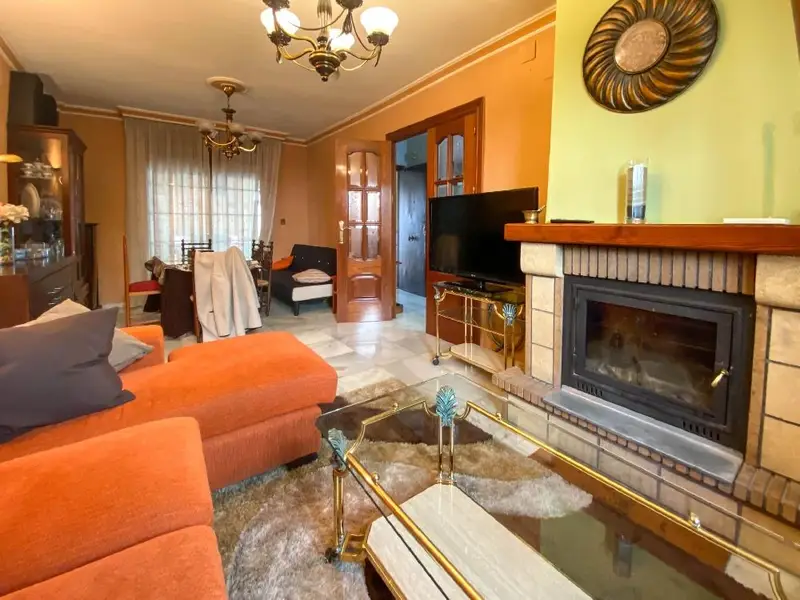 Casa con Jardin en Centro Albolote