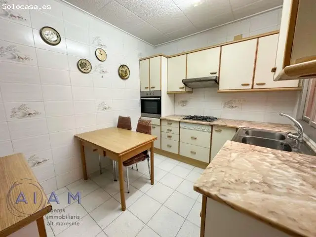 Casa Y Local Comercial En El Centro De Tordera
