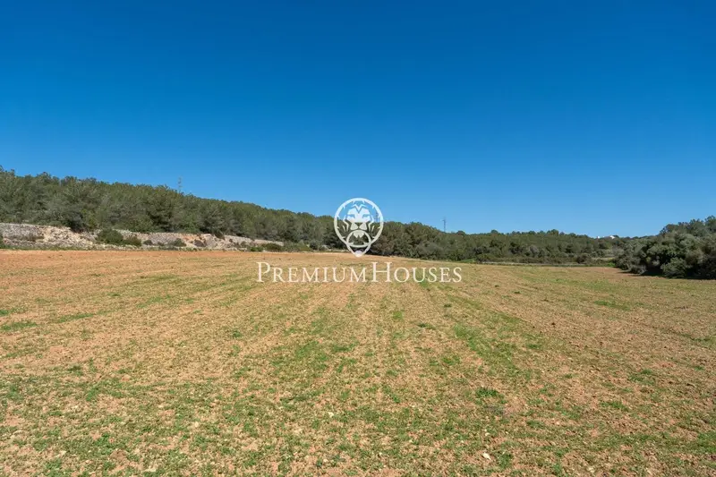 Finca Rustica con Masia en Vilanova i la Geltru