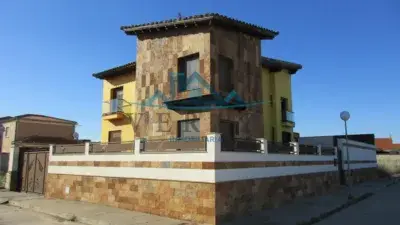 Chalet en venta en Alberche del Caudillo