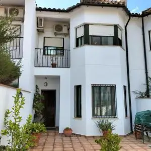 Gran Vivienda Adosada en Cazalla de la Sierra con Vistas a la Sierra