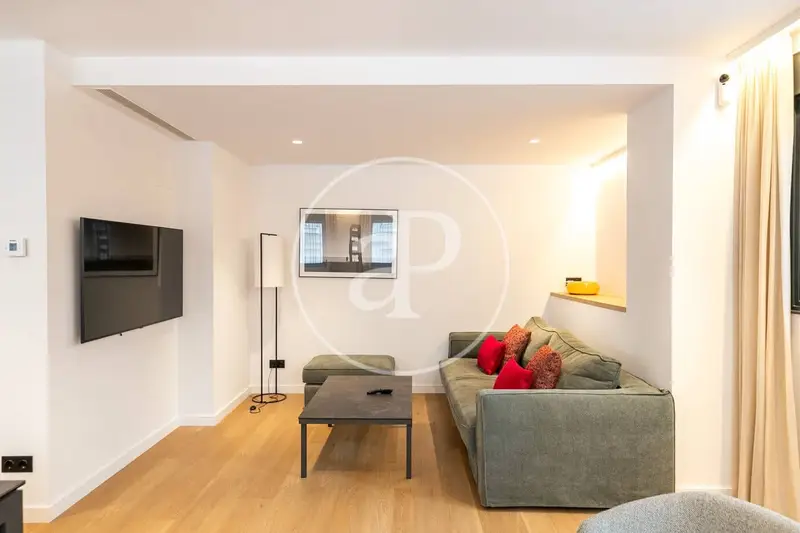 Apartamento en alquiler en El Poblenou 3 dormitorios y piscina