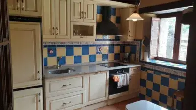 Casa adosada en Miranda de Ebro 300m2 con Garaje y Txoko