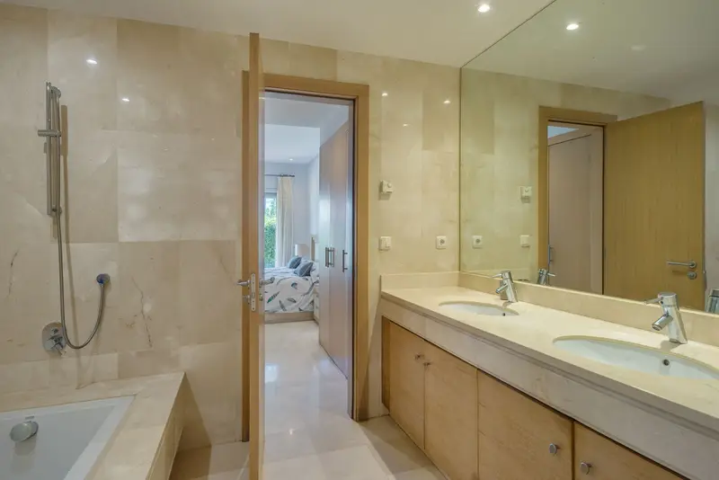 Apartamento 3 Dormitorios en Complejo de Playa Estepona