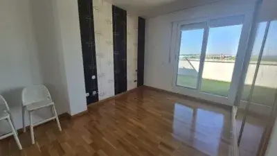 Ático en Venta en Valladolid con Terraza y Garaje