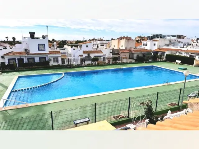 Casa-Villa de 2 Dormitorios en venta La Florida, España