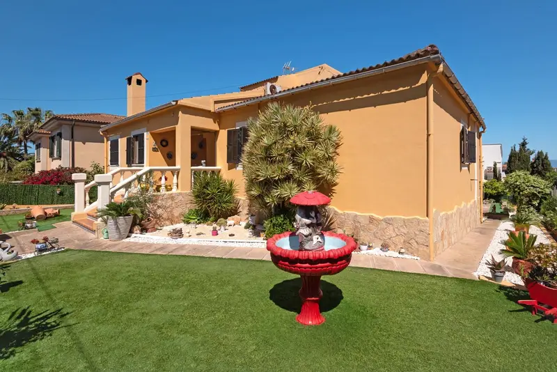 Chalet en Venta Bahia Azul Mallorca Vistas al Mar Piscina 5 Dormitorios