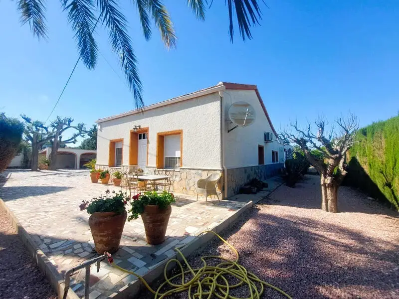 Casa de Campo 5 Dormitorios La Marina Alicante