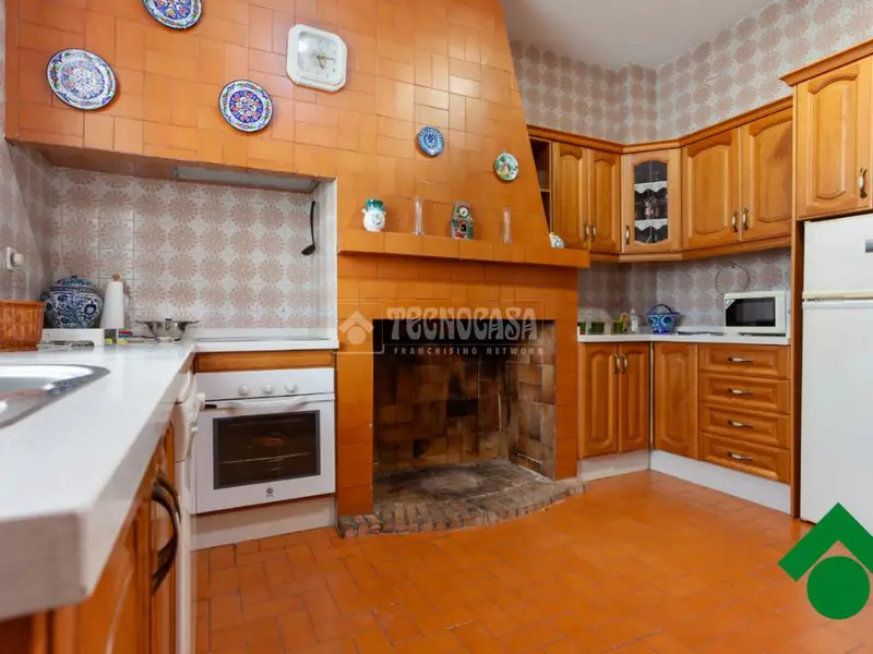 Chalet Pareado en Venta 7 Dormitorios Gran Espacio