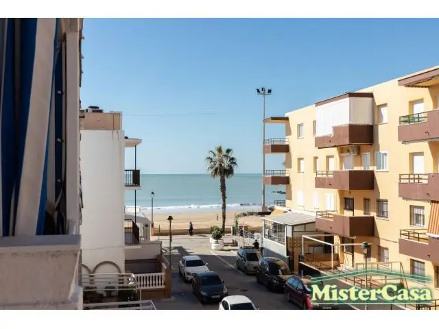 Piso con Garaje Junto a la Playa en Chipiona