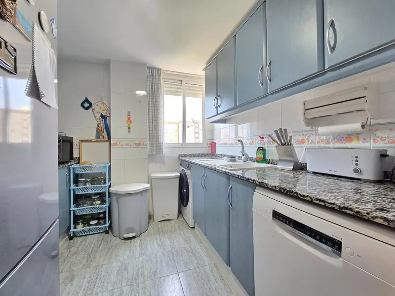 Apartamento en Gandia cerca de la playa con piscina y aparcamiento