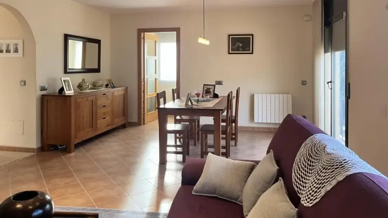 Chalet en venta Riudarenes 178m2 con piscina y jardin