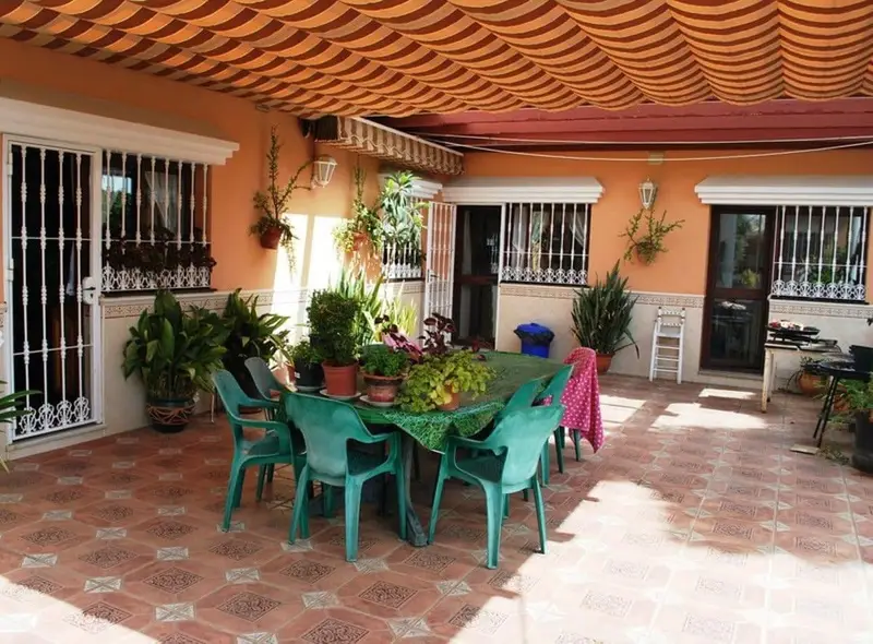 Chalet en venta en Las Lagunas de Mijas 10 habitaciones 10 baños
