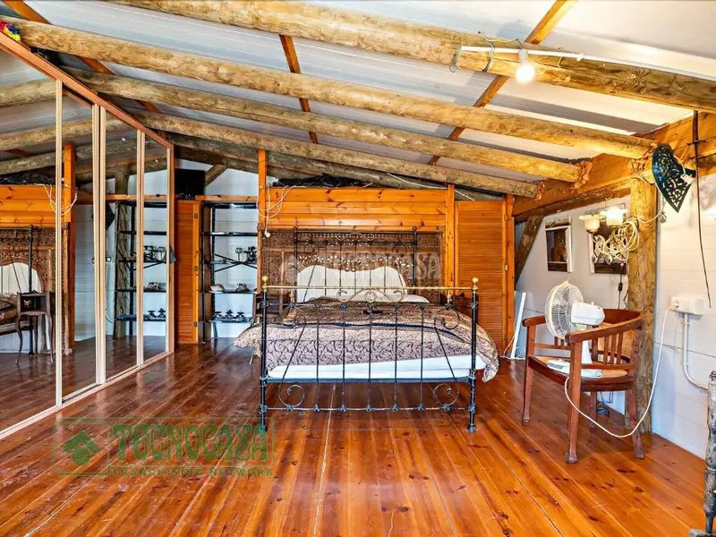 Casa Rural en Coín con Dos Viviendas y Amplia Parcela