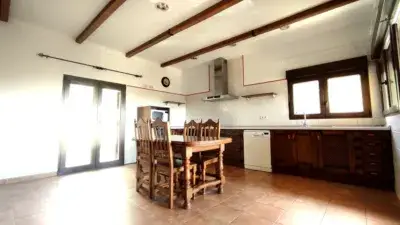 Chalet en alquiler con vistas al monte 4 habitaciones 225m2
