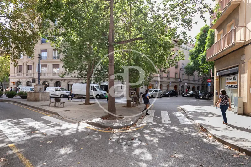 Piso Reformado en Sarria 1 Dormitorio  Trastero