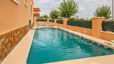 Casa Adosada en Alquiler Pinar de Campoverde Piscina Privada