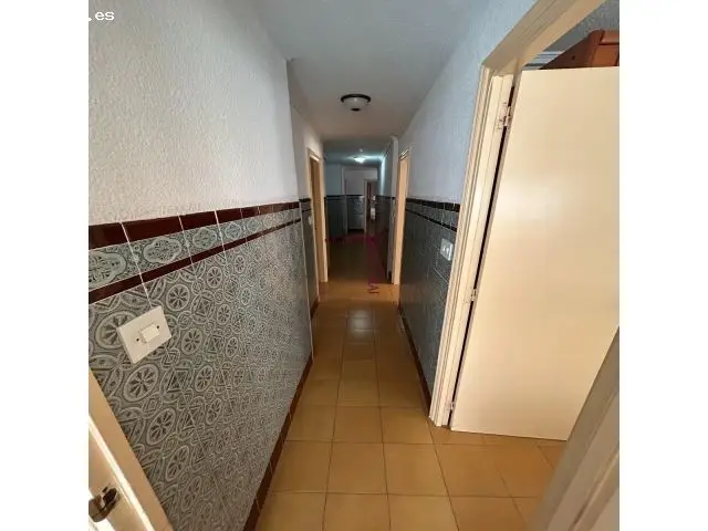 Edificio con 3 Plantas en Santa Pola: Invierte, Reforma o Vive