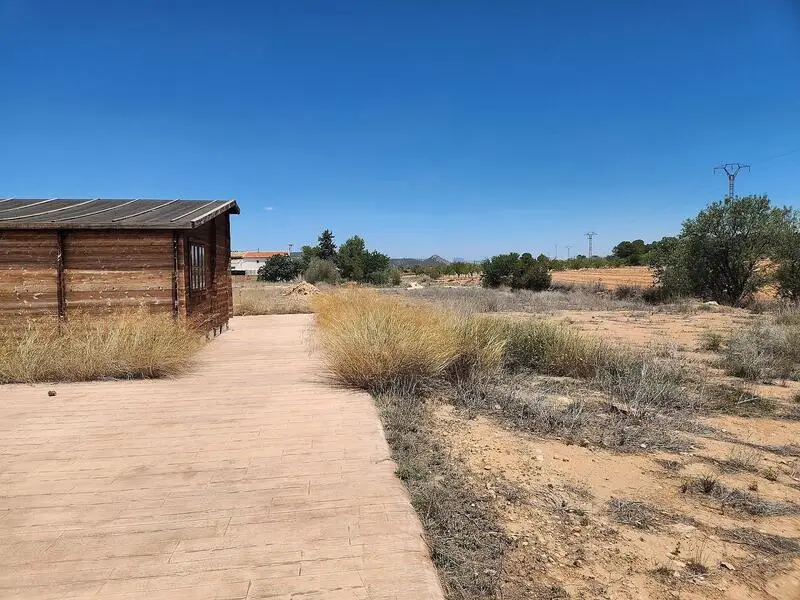 27000m2 Terreno con Cabaña Pinoso Alicante