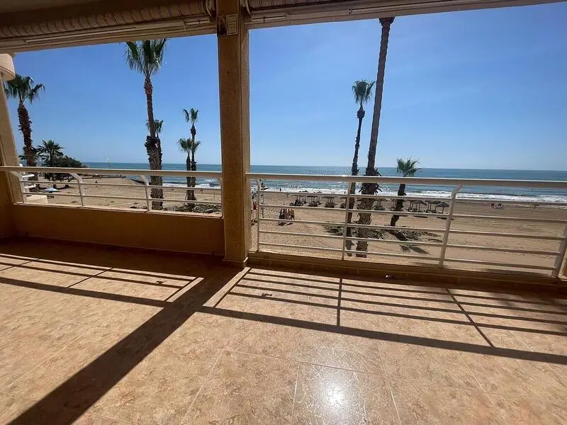 Apartamento en Primera Linea de Playa La Mata 3 Dormitorios