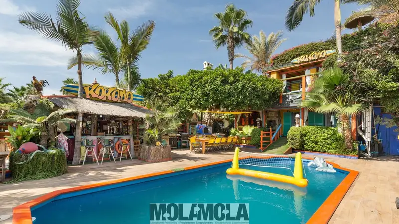 Villa de Lujo en Vera Playa con Acceso Directo a la Playa