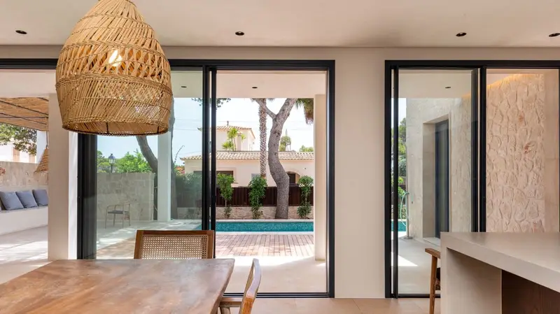 Chalet en venta Santanyi Mallorca: Villa moderna con vistas al mar