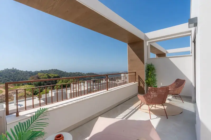Adosados de Lujo en Istán con Vistas Panorámicas a Marbella