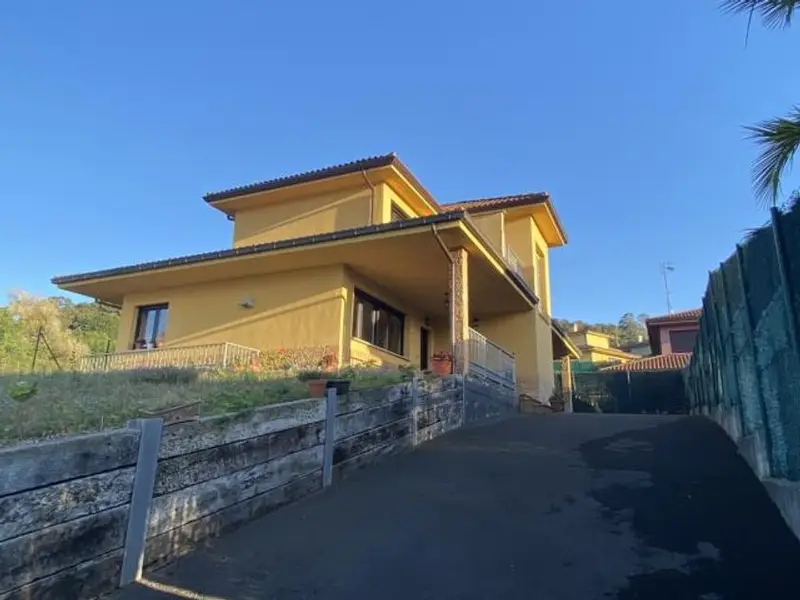Chalet en Venta Villaviciosa Asturias 4 Habitaciones 3 Baños