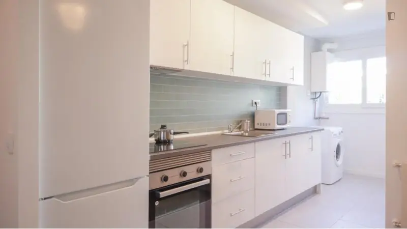 Apartamento 4 Dormitorios Cerca Campamento Metro Madrid