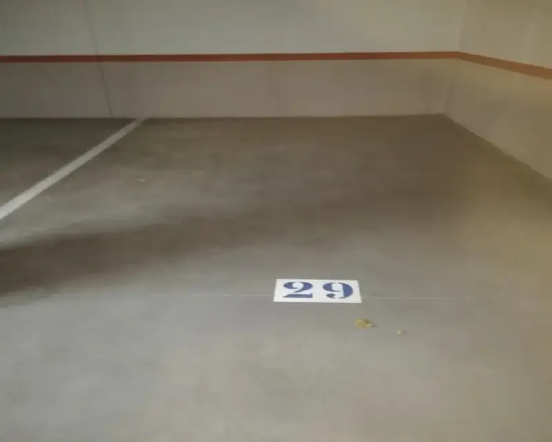 Garaje en Venta en Parla 23m2